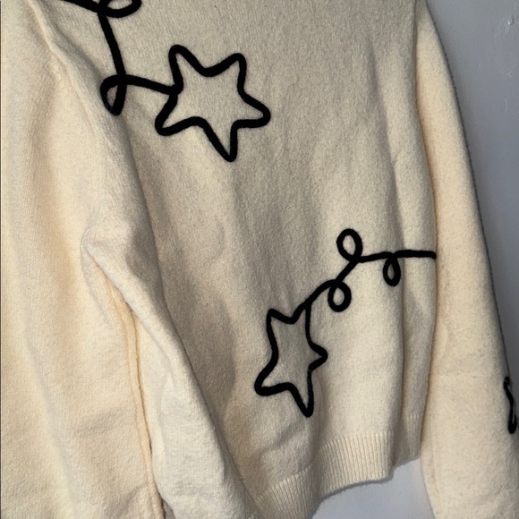 Storia Cream Sweater with Black Star Accents - Picture 5 of 6